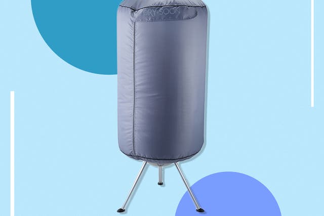 <p>Clothes hang down inside the pod, meaning fewer creases and less ironing (hurrah!) </p>